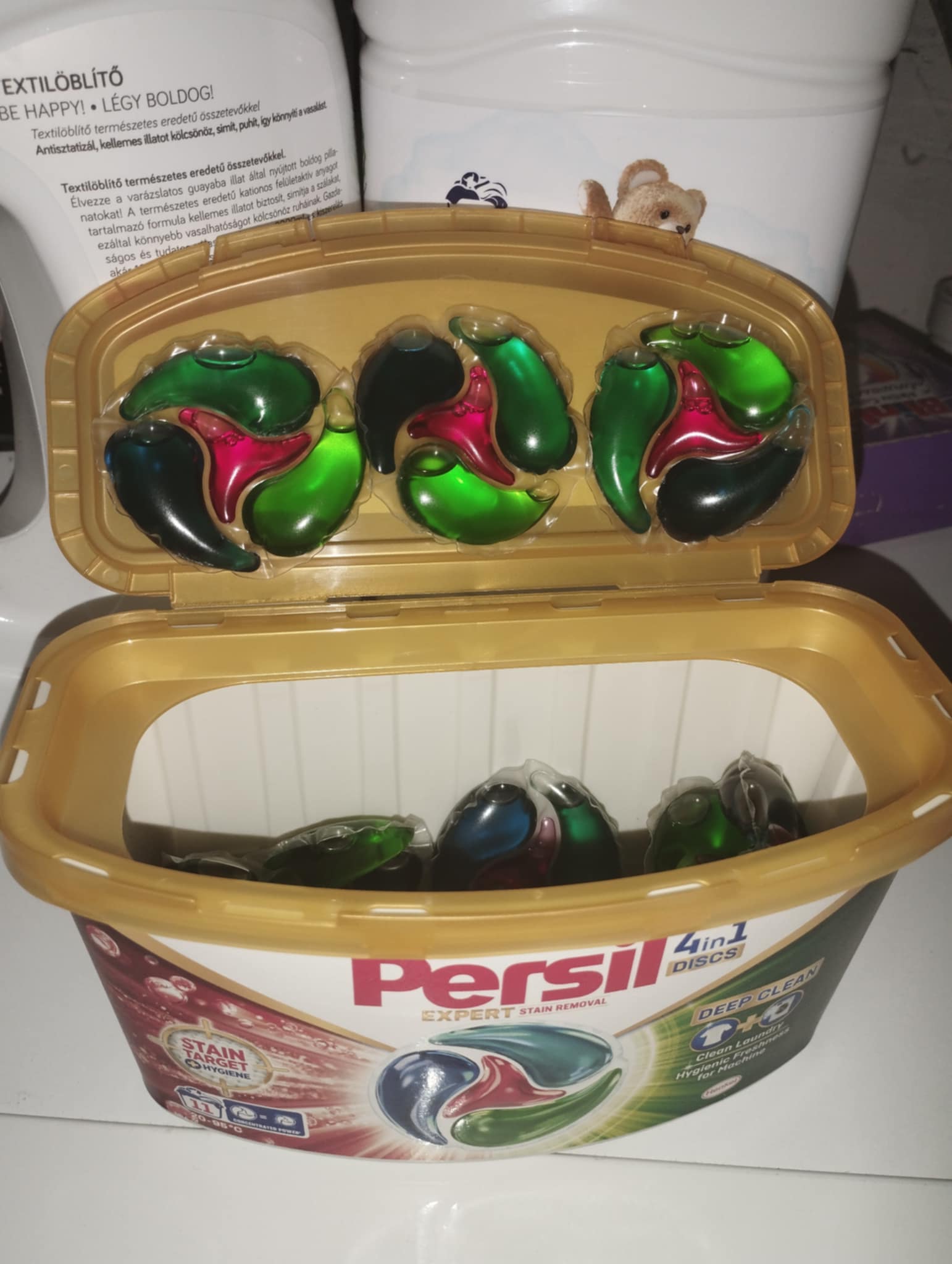 232